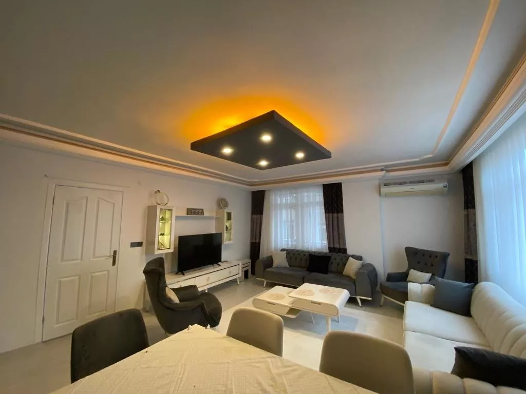 Просторная меблированная квартира 2+1 в Алании, Тосмур