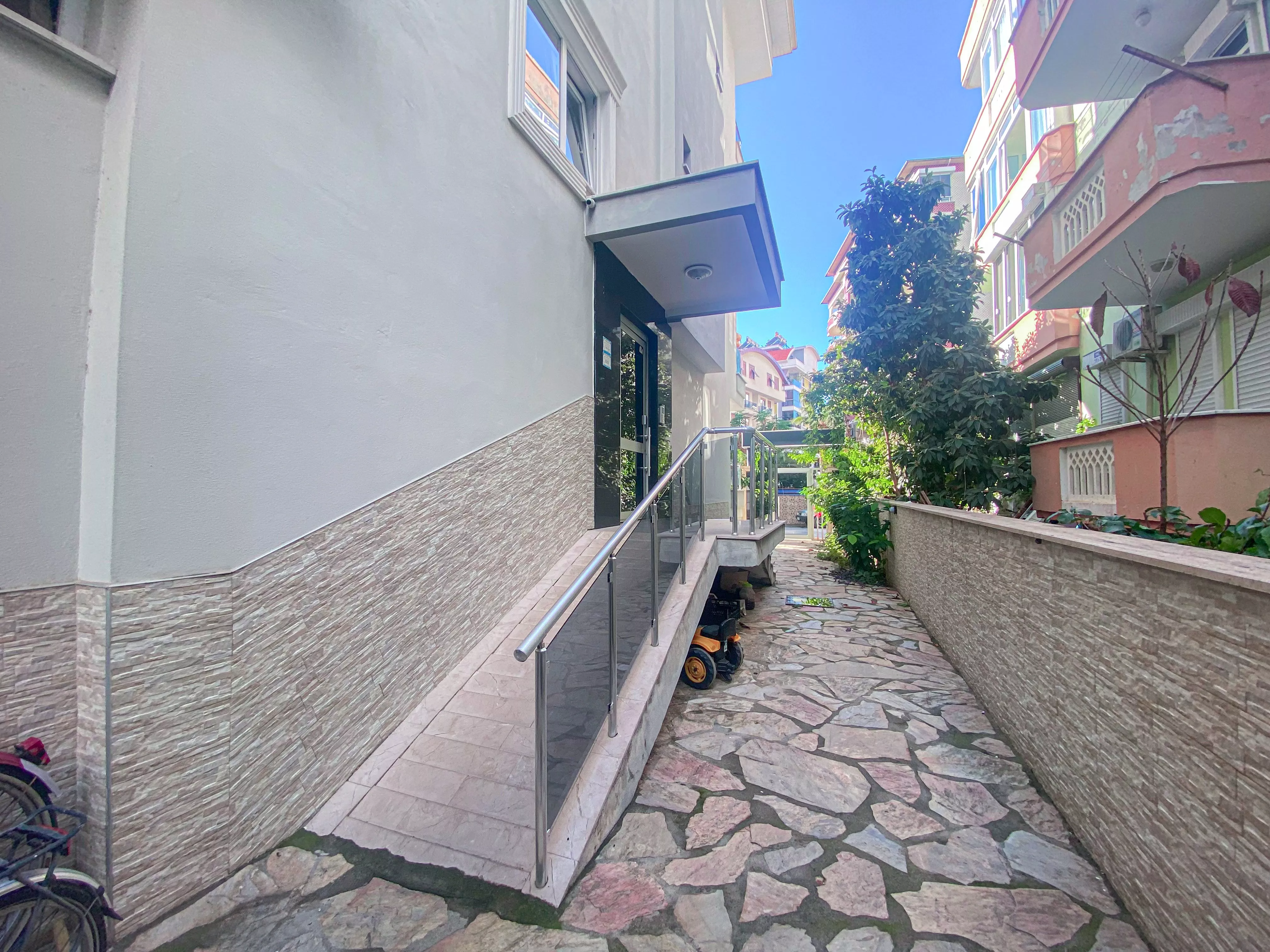 Alanya’da 2+1 Satılık Daire | Merkezi Konum ve Havuzlu