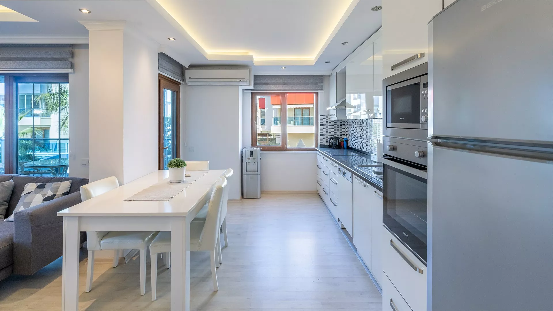 Eşyalı 4+2 Daire Alanya Oba’da Satılık – 220m², Havuzlu