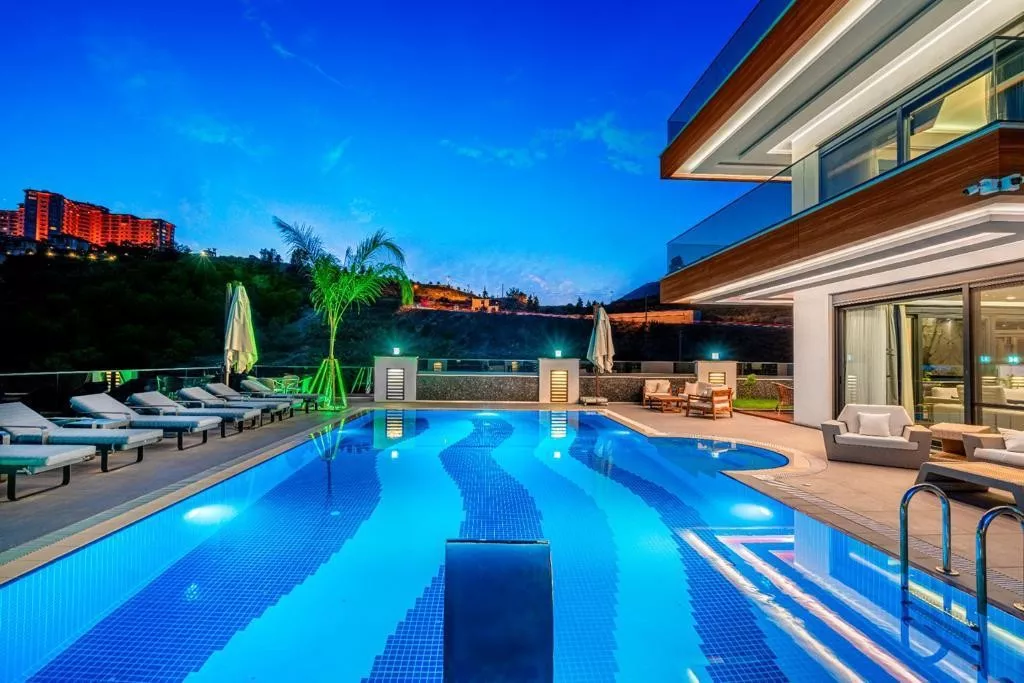 3+2 Luxusvilla mit Meerblick zum Verkauf in Alanya Kargıcak