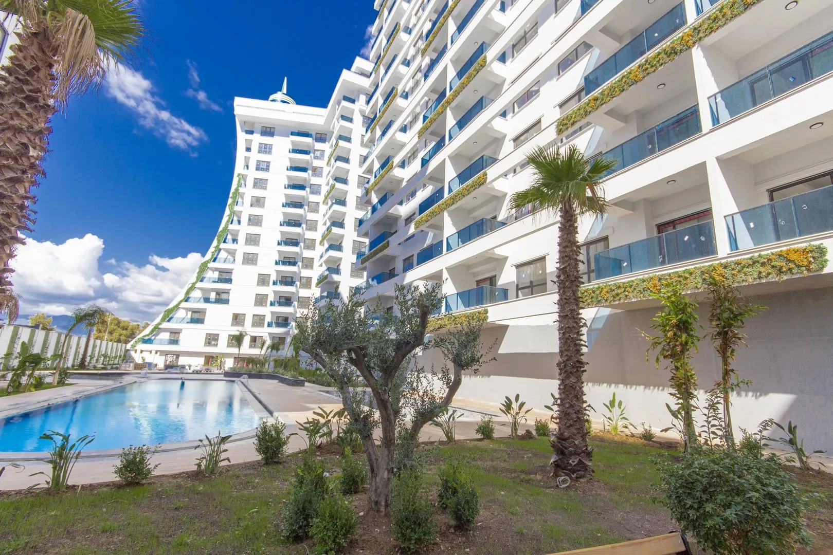 Alanya Mahmutlar'da Havuzlu, 55 m² - 1+1 Satılık Daire