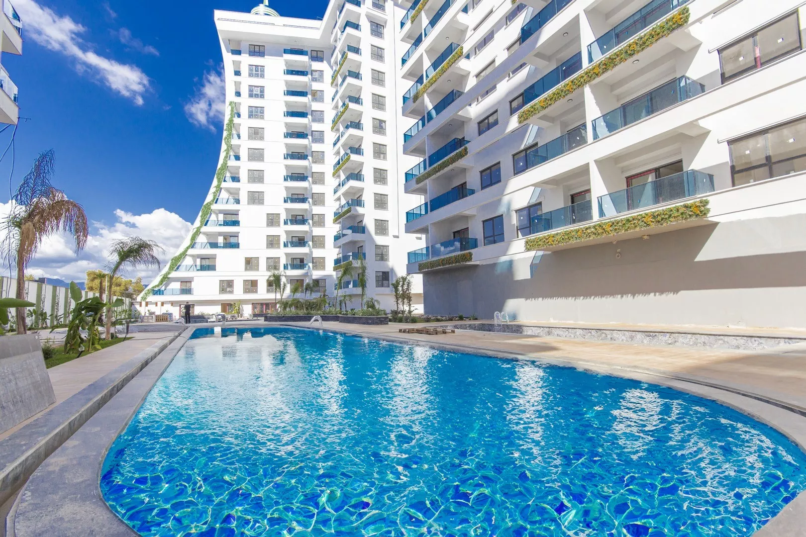 شقة للبيع 1+1 في محمودلار ألانيا موقع استراتيجي وخدمات مميزة