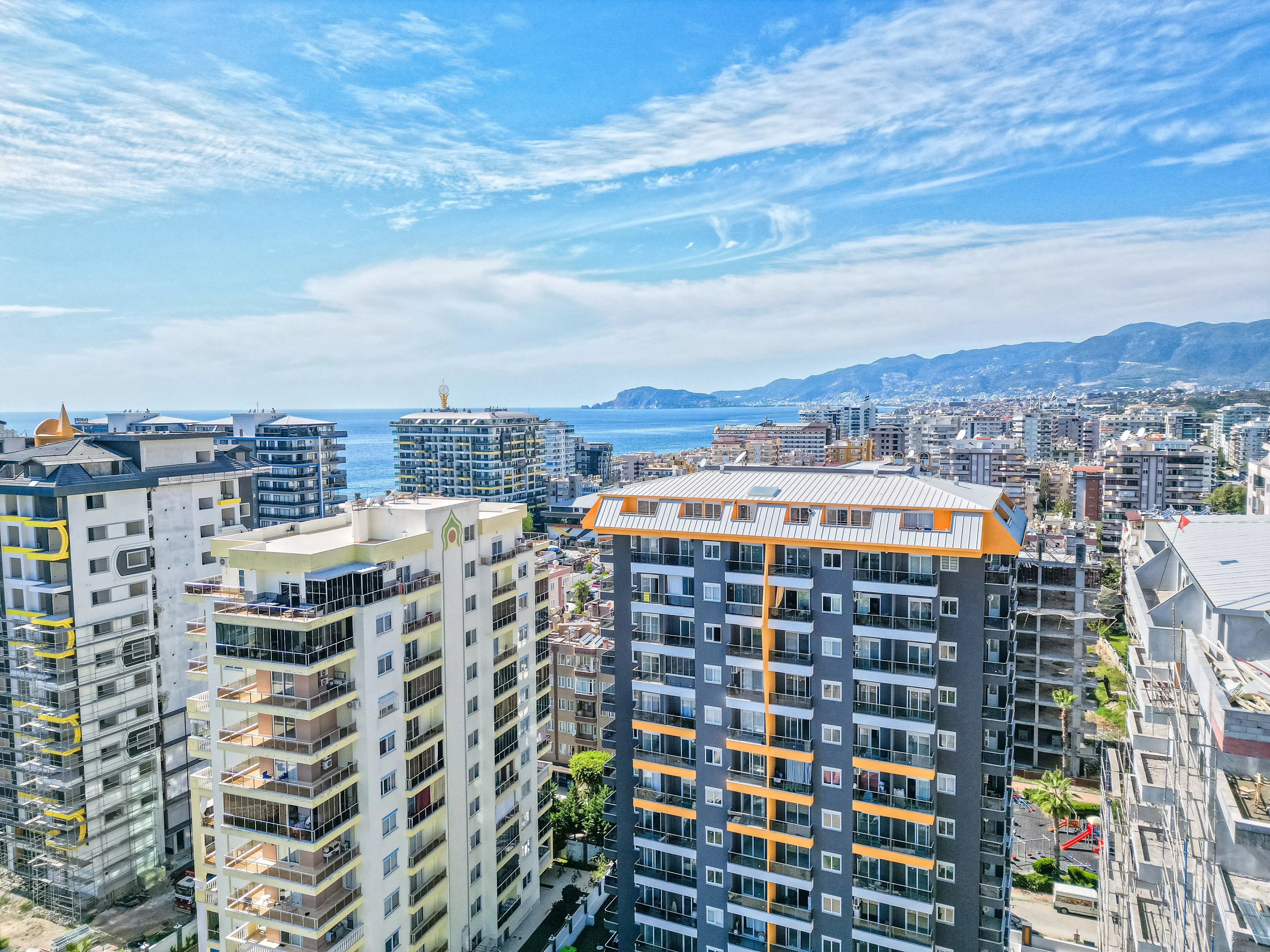 شقة دوبلكس واسعة 3+1 للبيع في محمودلار – ألانيا