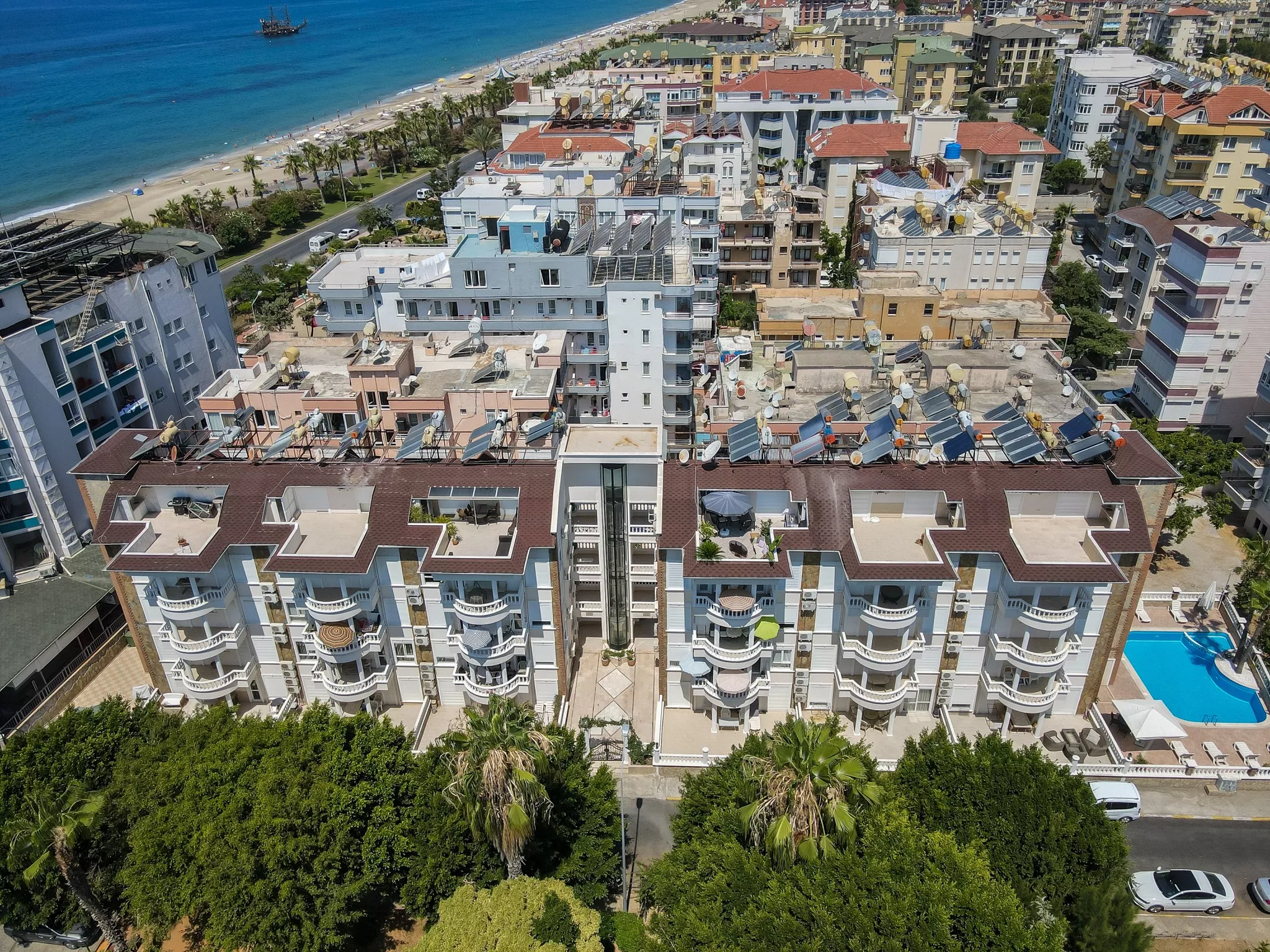 Spacious 2+1 Apartment for Sale Near Cleopatra Beach Alanya