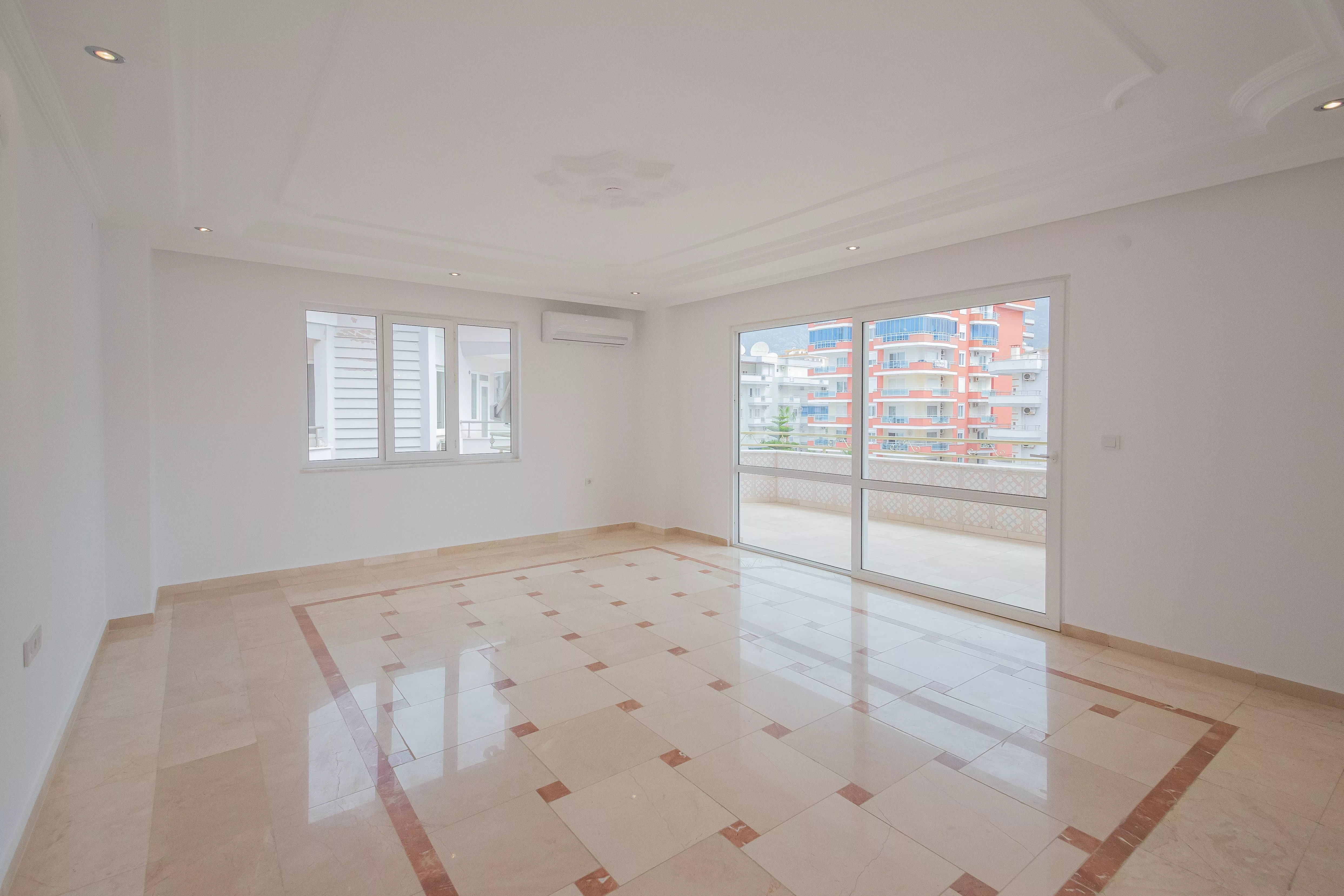 Дуплекс 4+2 с видом на море на продажу в Махмутларе, Алания