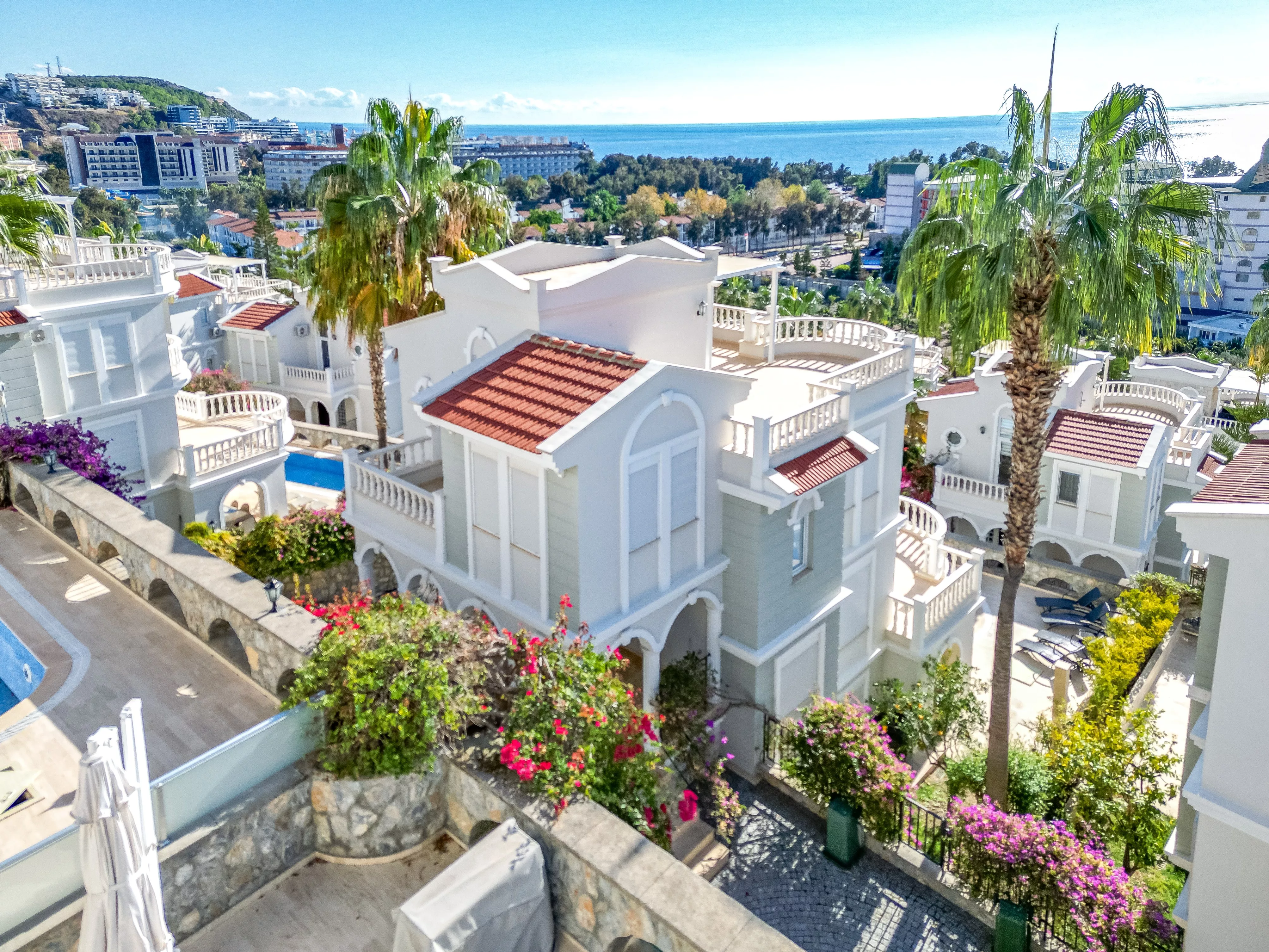 For Sale Furnished 4+1 Villa in Alanya Konakli with Sea View