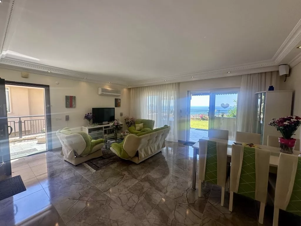 Меблированная квартира 2+1 с садом в Каргыджаке, Алания