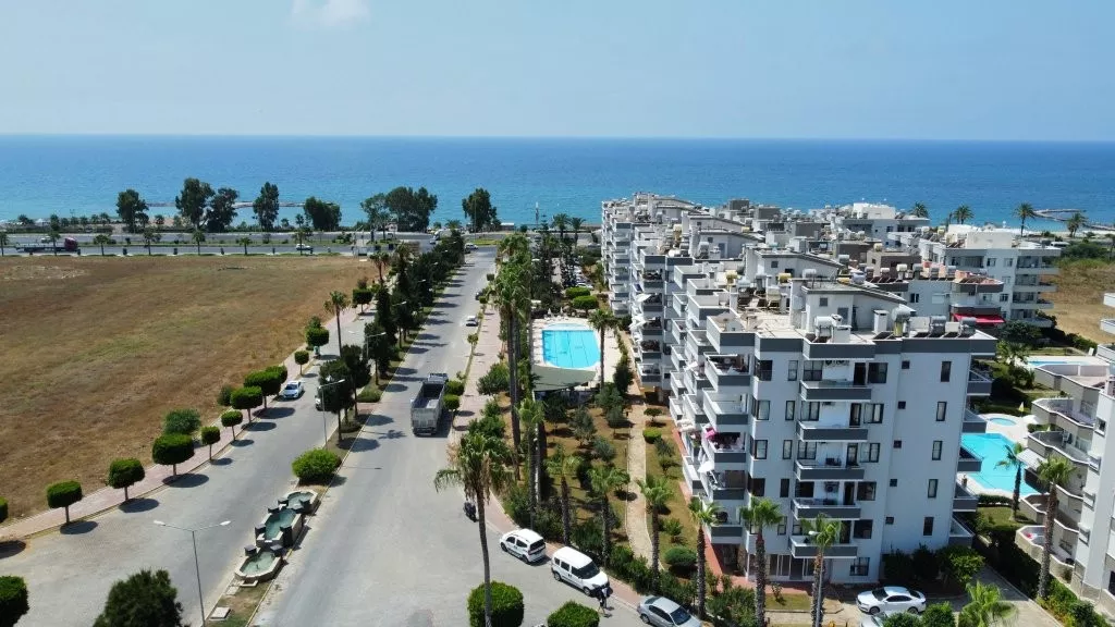 Alanya Türkler Sahile Sıfır Sitede Satılık Eşyalı 4+1 Daire