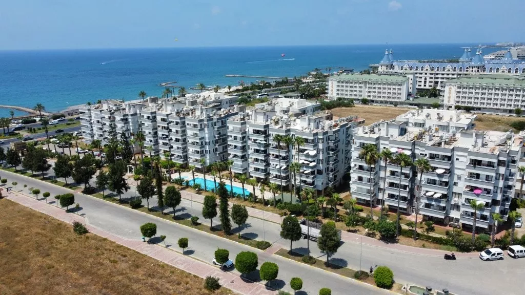 Alanya Türkler Sahile Sıfır Sitede Satılık Eşyalı 4+1 Daire