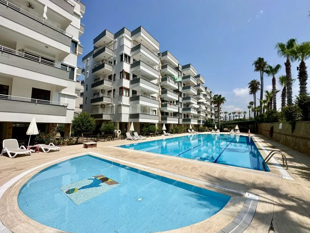 Alanya Türkler Sahile Sıfır Sitede Satılık Eşyalı 4+1 Daire