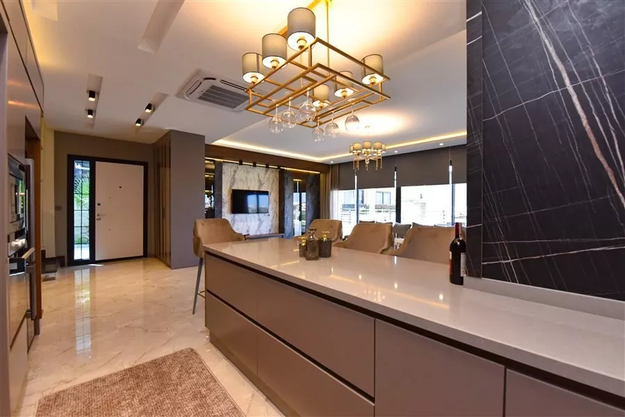 Satılık Eşyalı Havuzlu 4+1 Tripleks Villa - Kargıcak Alanya