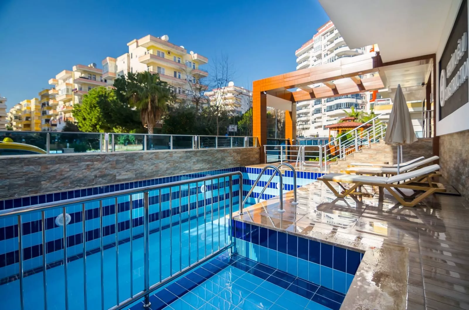 Меблированная квартира 2+1 ,350 м. от моря  Махмутлар Алания