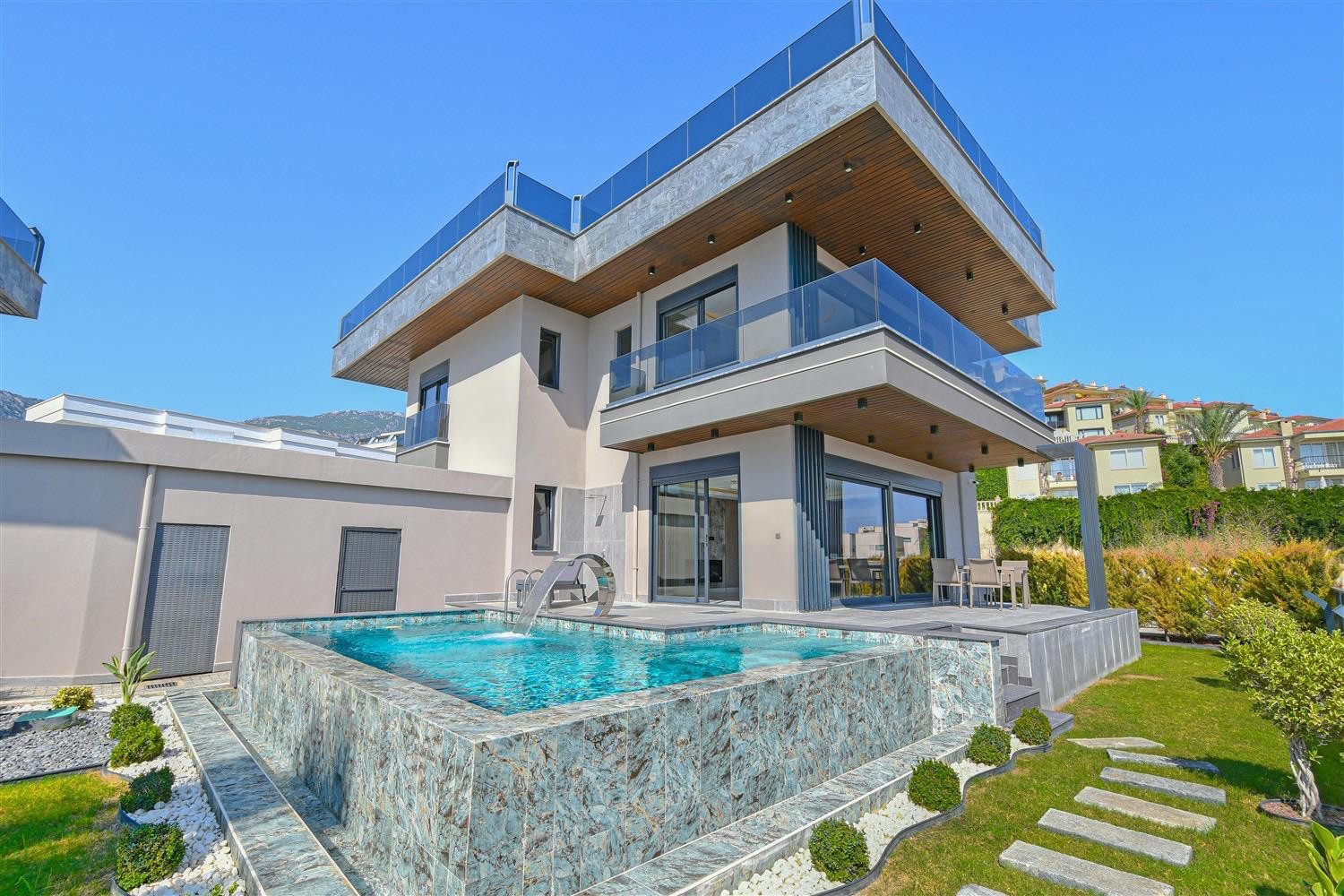 Alanya Kargıcak'ta Manzaralı Satılık 4+1 Müstakil Villa