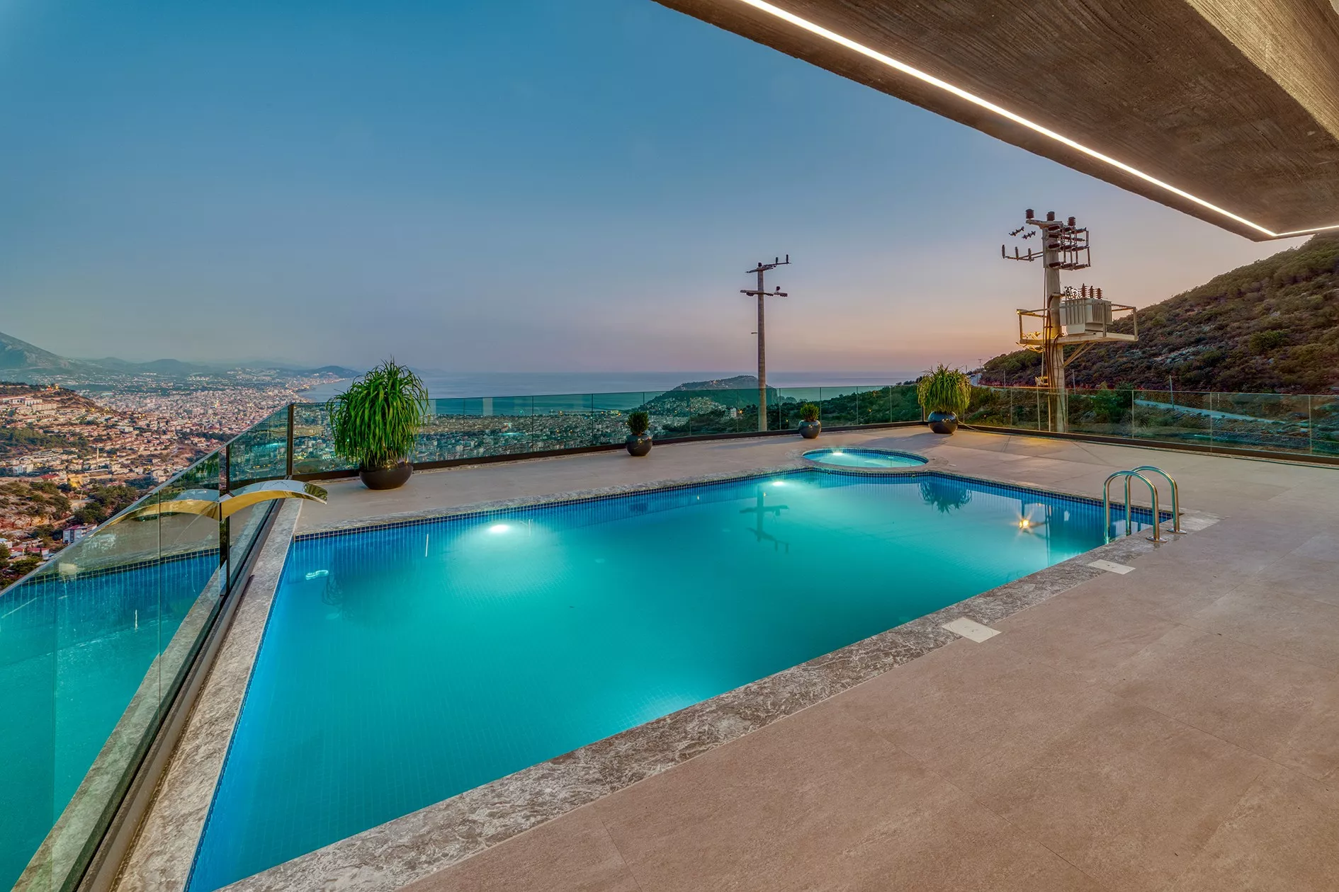 Manzaralı Eşyalı Satılık 4+1 Müstakil Villa Bektaş - Alanya