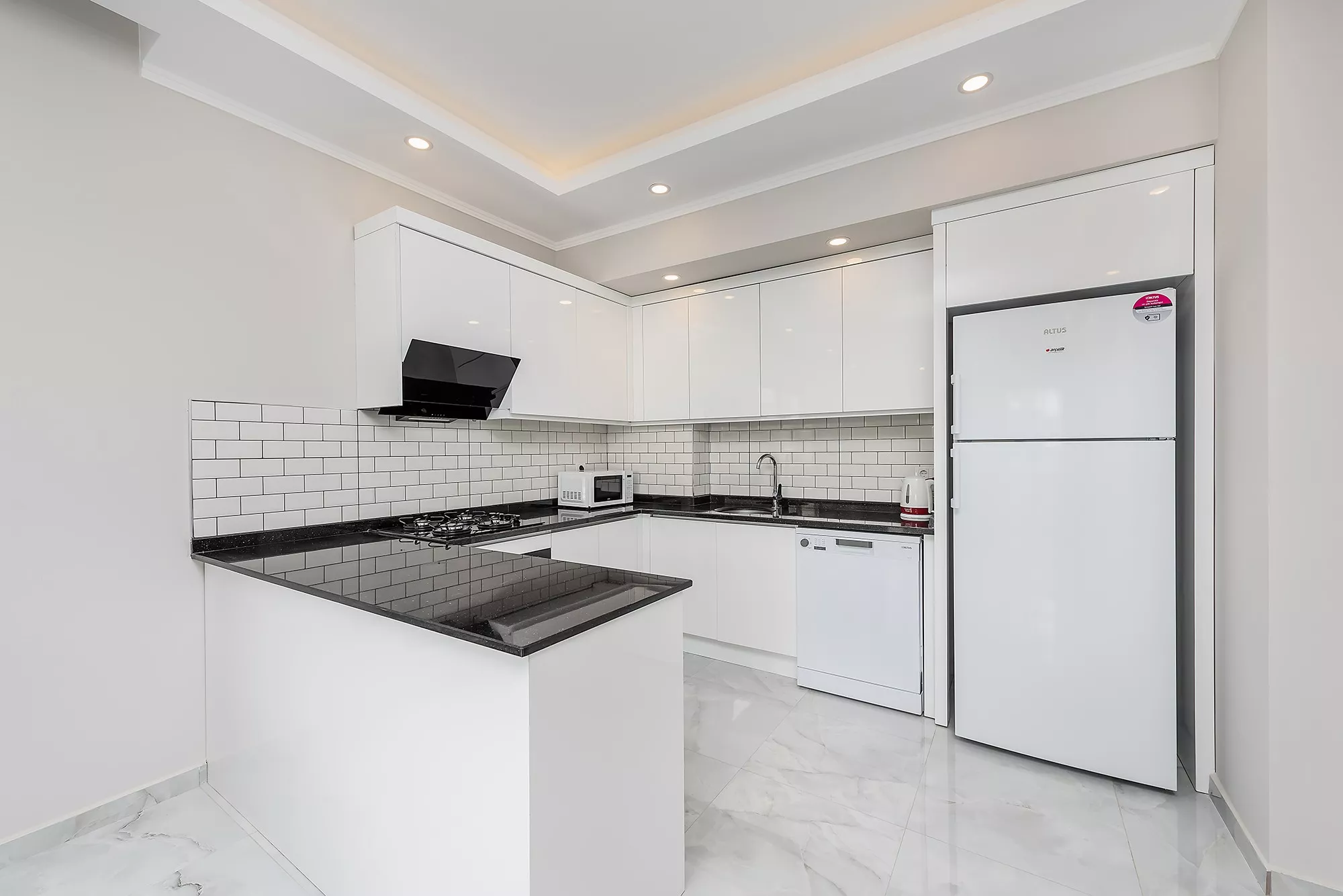 Alanya Avsallar’da Özel Bahçeli Eşyalı Satılık 1+1 Daire