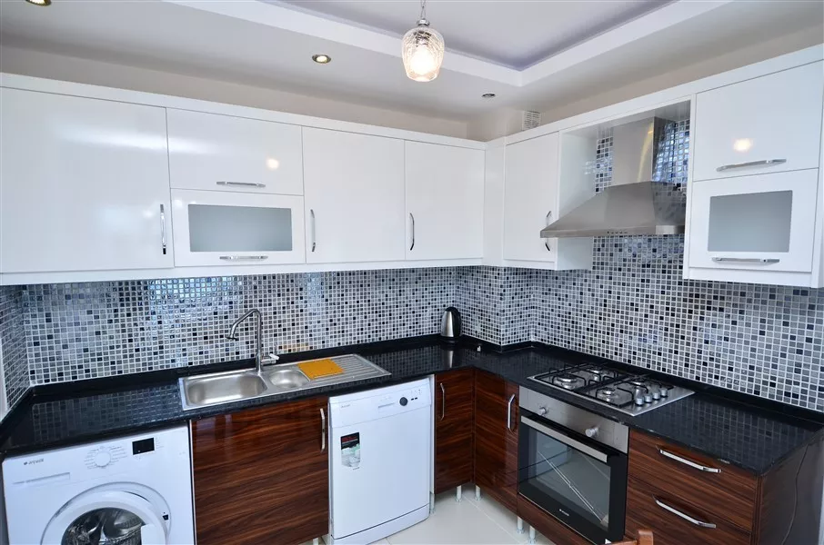 Satılık Eşyalı 1+1 Daire Plaja 600m Mesafe Alanya Mahmutlar