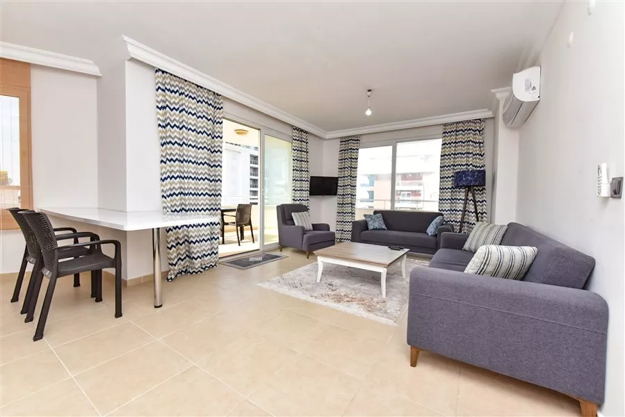 Zum Verkauf 2+1 Wohnung Nahe am Strand in Mahmutlar Alanya