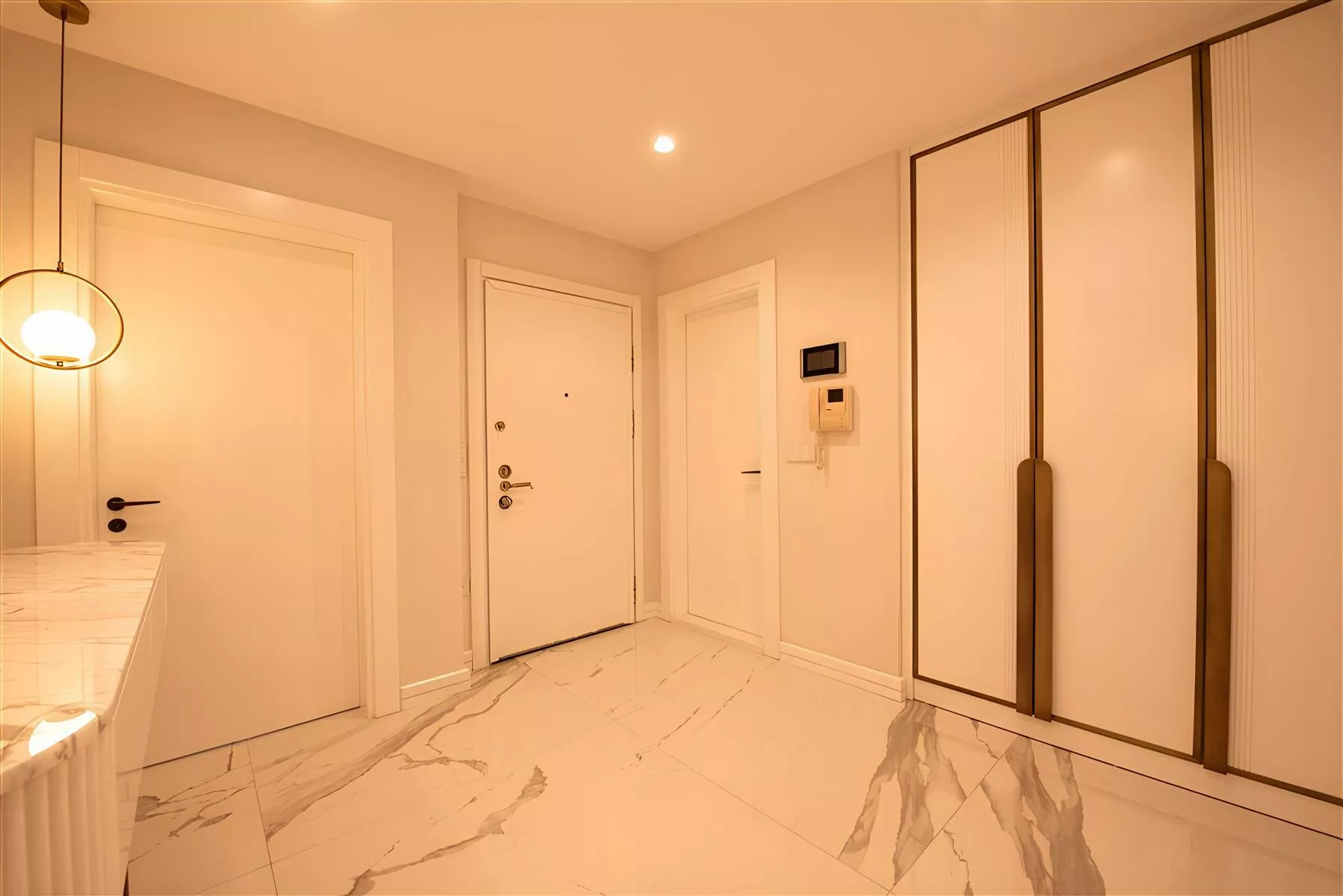 Alanya Cumhuriyet Mahallesinde 4+1 Geniş Lüks Satılık Daire