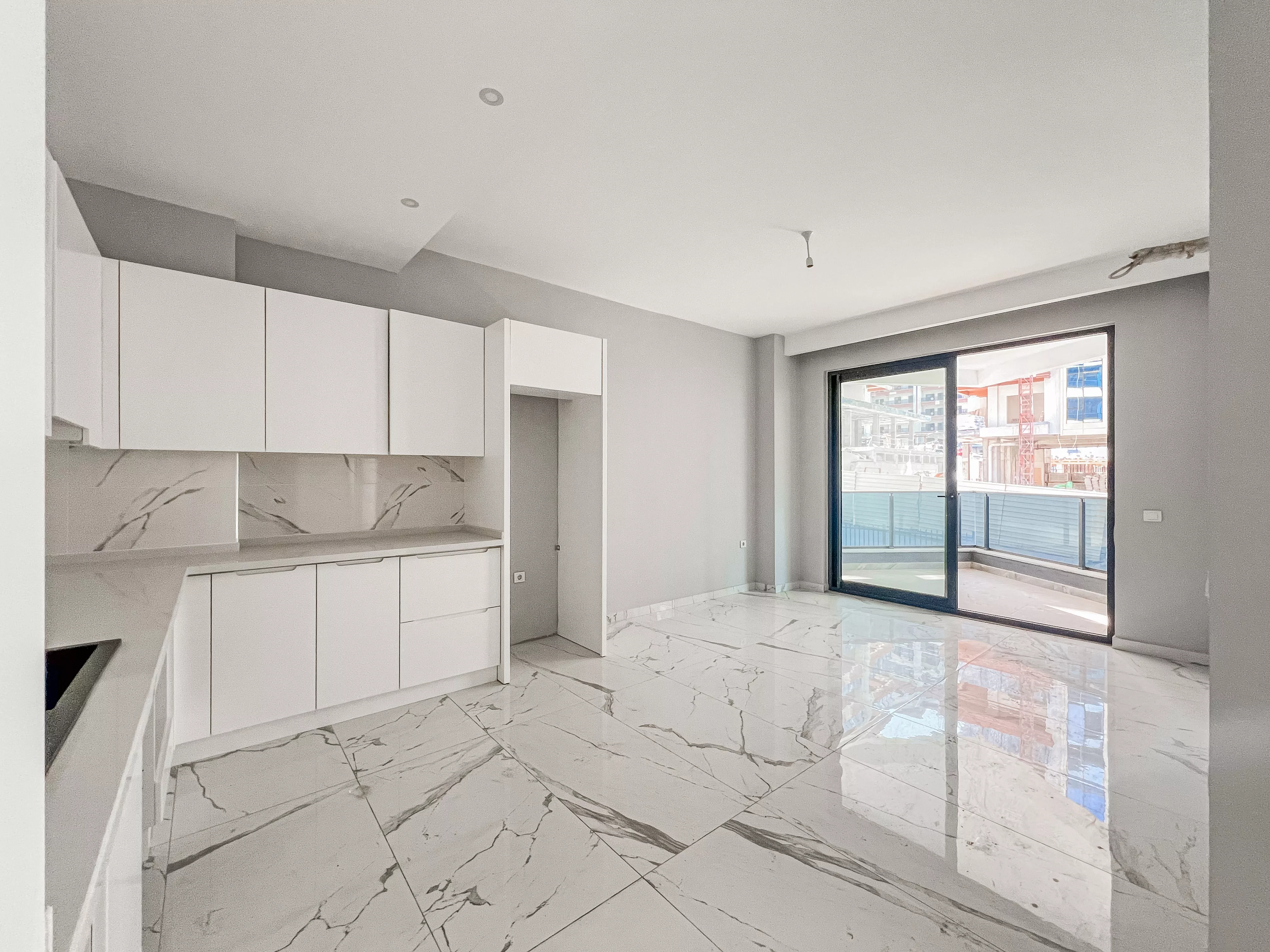 Yüzme Havuzlu Plaja Yakın 1+1 Satılık Daire Mahmutlar Alanya