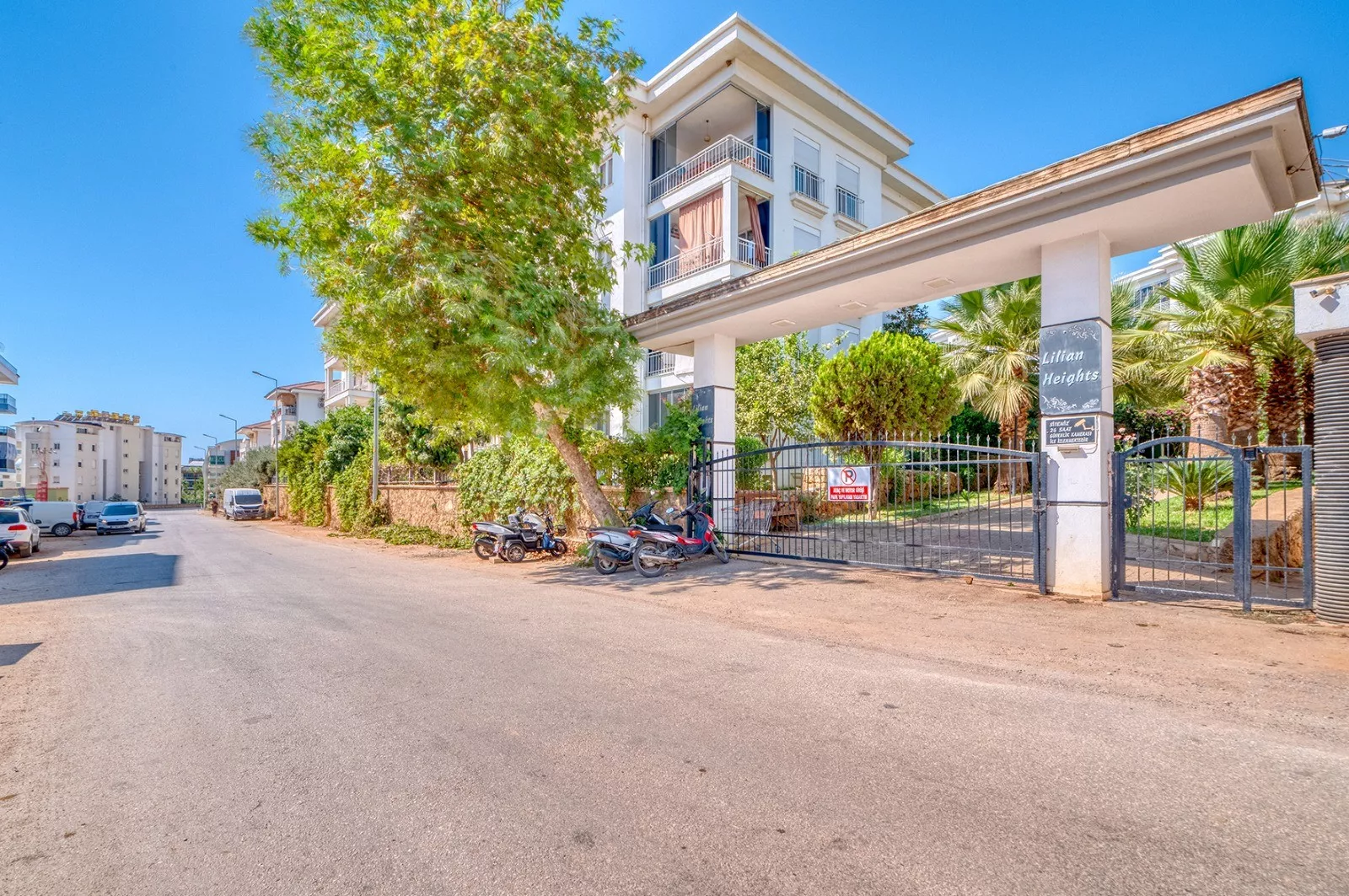 Alanya Oba’da 3+1 Satılık Lüks Yüzme Havuzlu Dubleks Daire