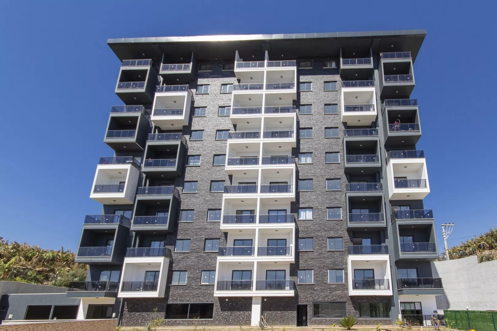 Alanya Mahmutlar'da Sahile Yakın Satılık 1+1 Sıfır Daire