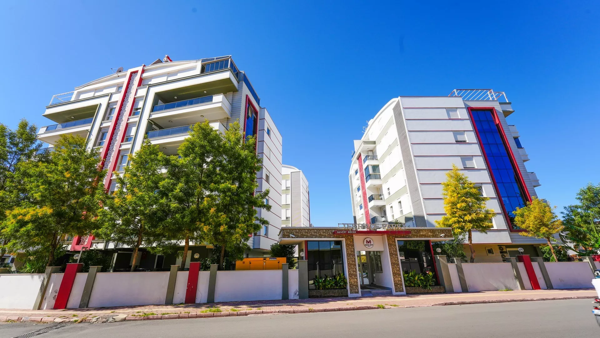 Antalya Konyaaltı’nda Satılık 6+1 Lüks Dubleks Daire