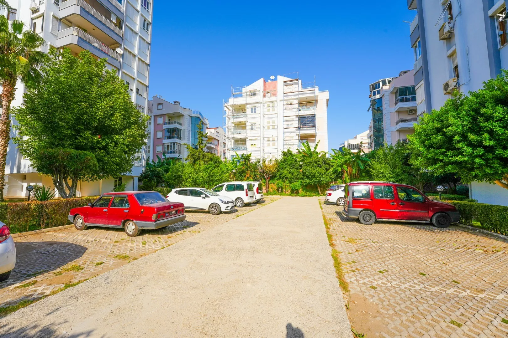 Antalya Konyaaltı'nda Deniz Manzaralı Satılık 3+1 Daire