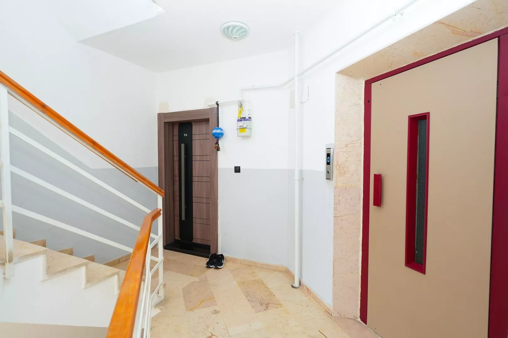 Antalya Konyaaltı'nda Deniz Manzaralı Satılık 3+1 Daire