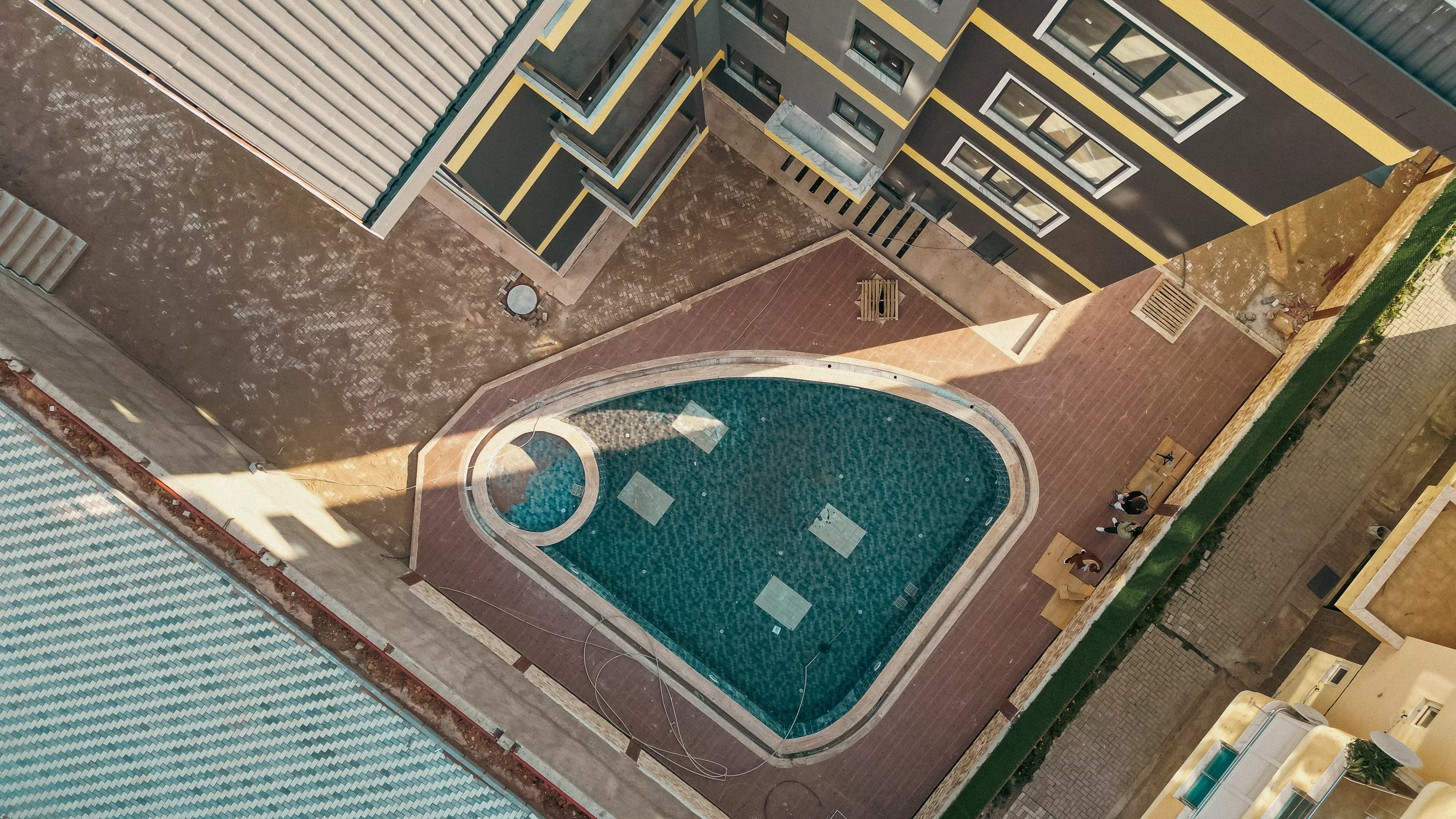 Merkezde, Plaja Yürüme Mesafesinde  Satılık 2+1 Daire Alanya