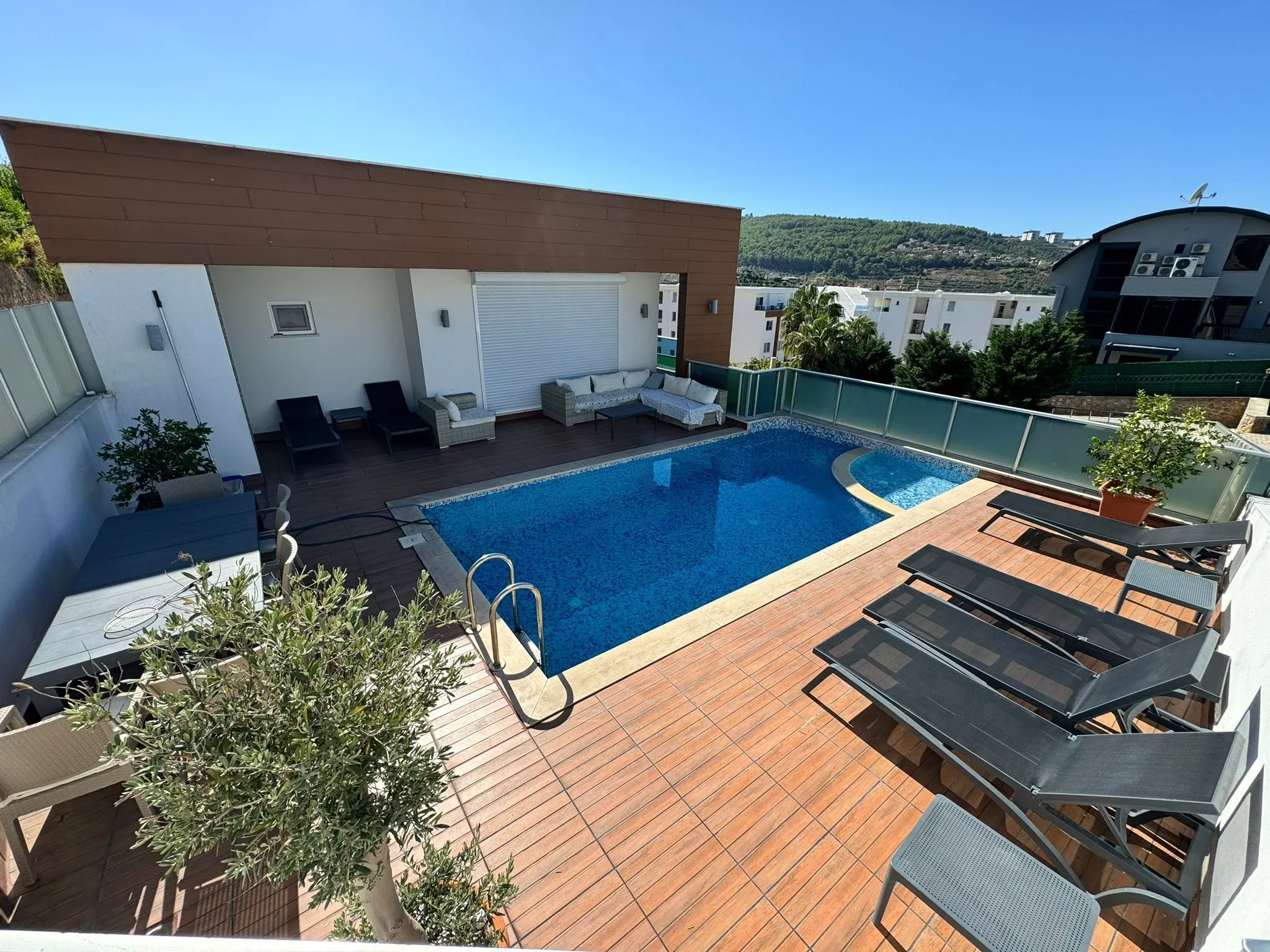 Просторная вилла 4+1 и видом на море в Каргыджак Алания