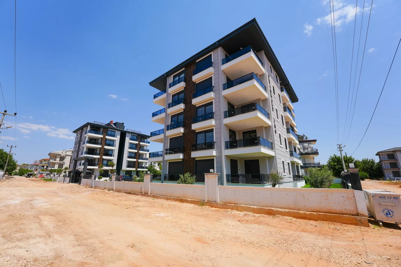 Antalya Döşemealtı Bahçeyaka'da Satılık 3+1 Geniş Daire