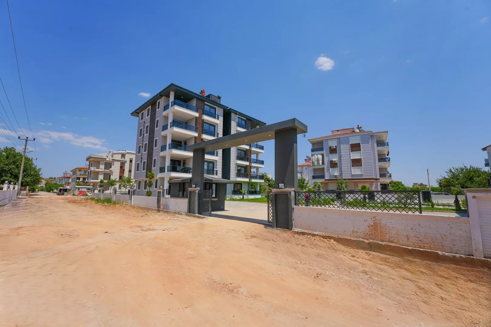 Antalya Döşemealtı Bahçeyaka'da Satılık 3+1 Geniş Daire