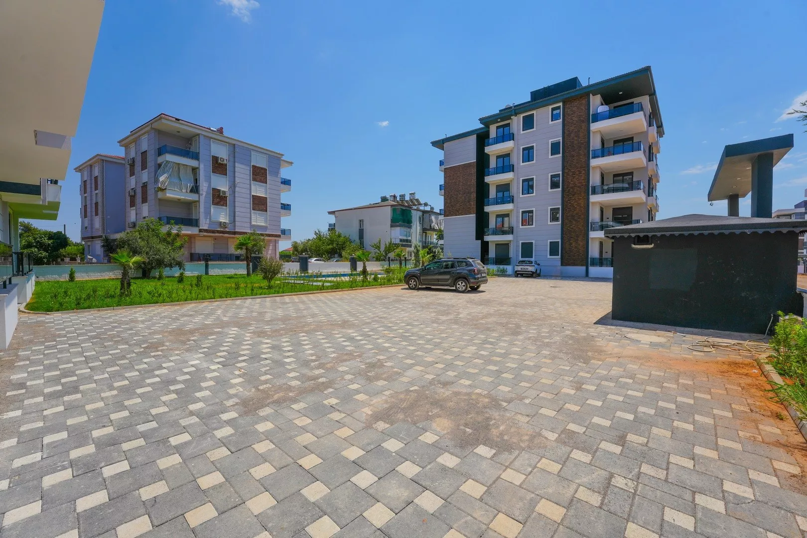 Antalya Döşemealtı Bahçeyaka'da Satılık 3+1 Geniş Daire