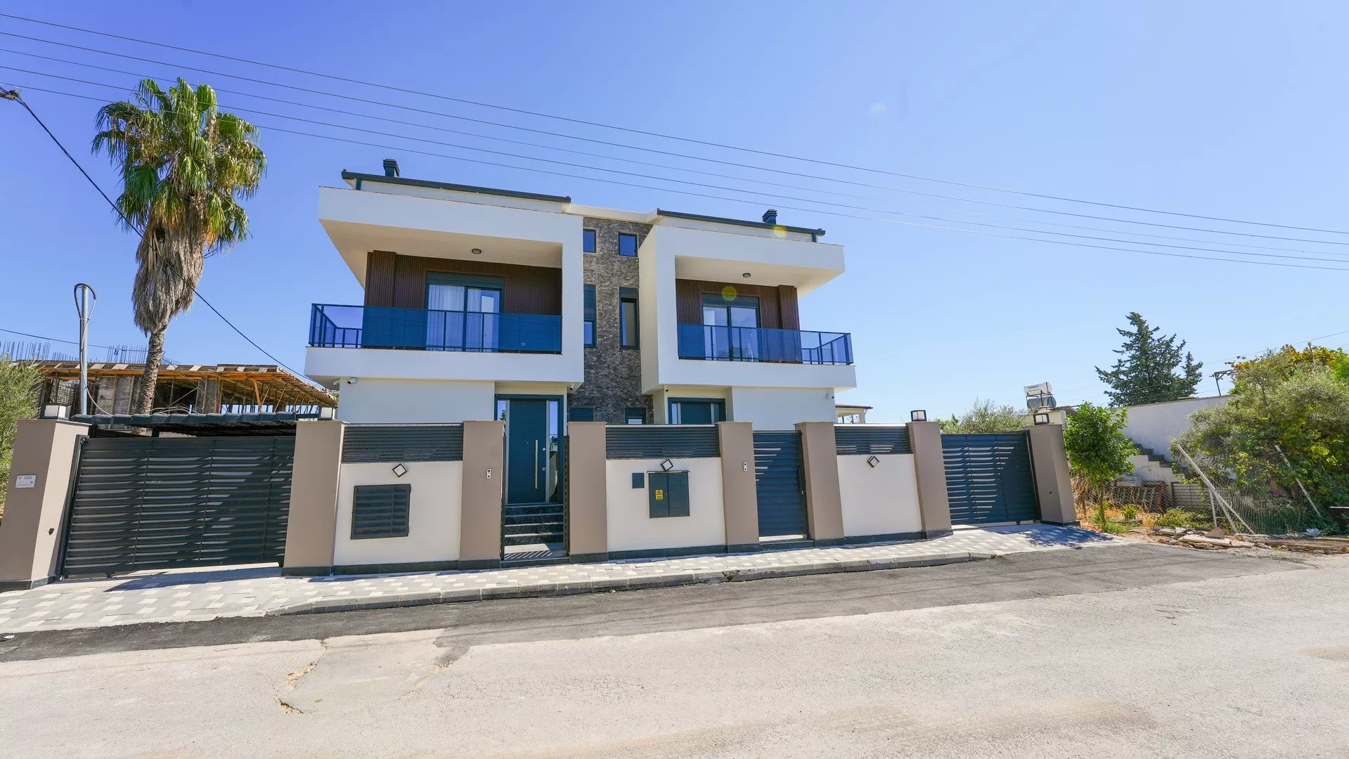 Antalya Muratpaşa'da 5+1 Satılık İkiz Villa