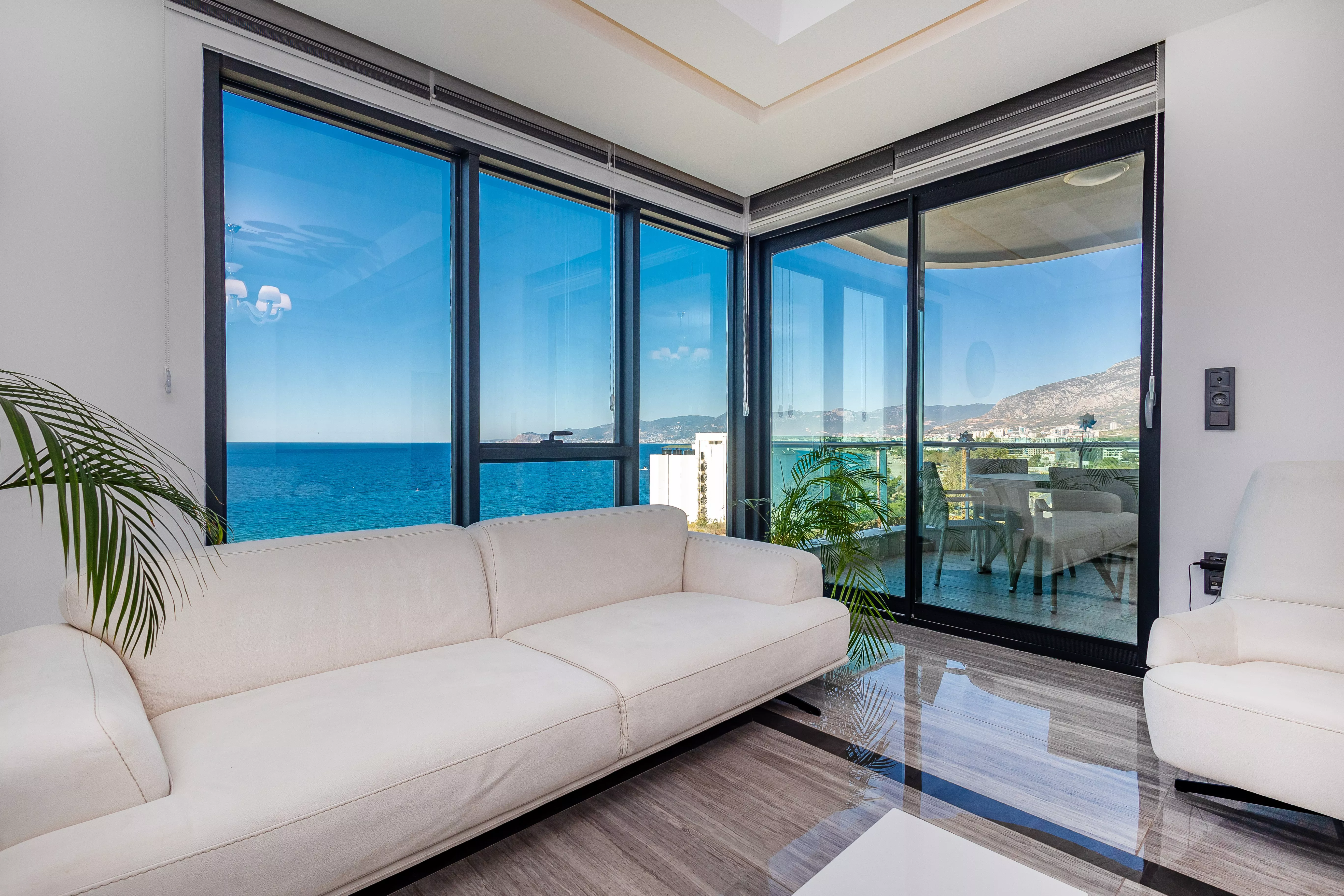 Satılık Denize Sıfır 3+1 Eşyalı Lüks Daire - Alanya Kargıcak