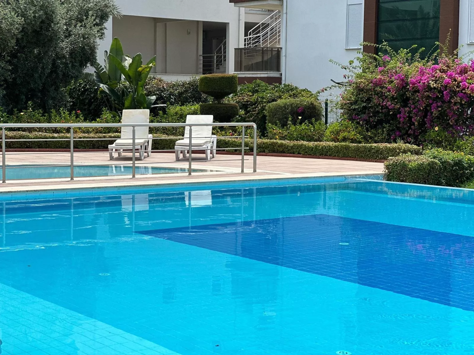 Moderne 2+1 Wohnung mit Pool und Meerblick in Konaklı Alanya