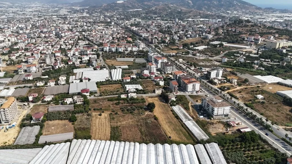 Gazipaşa’da Satılık 1000 m² İmarlı Arsa, Ana Yola Yakın