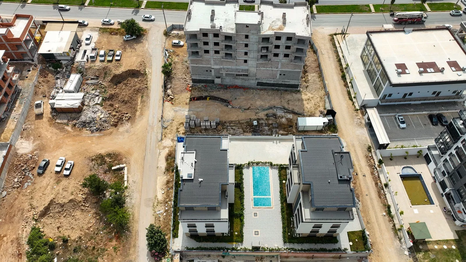 Modern 2+1 Garden Flat for Sale in Antalya Altıntaş