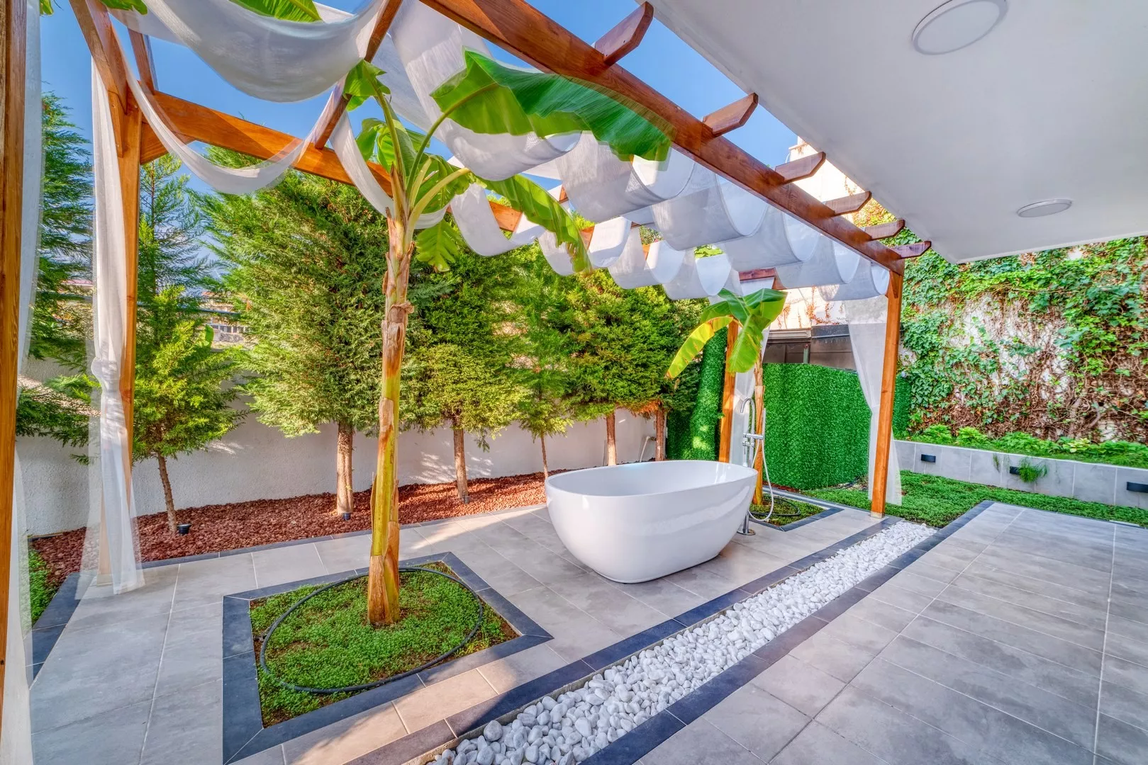 Satılık Lüks Modern 8+2 Havuzlu Bahçeli Villa  - Kargıcak