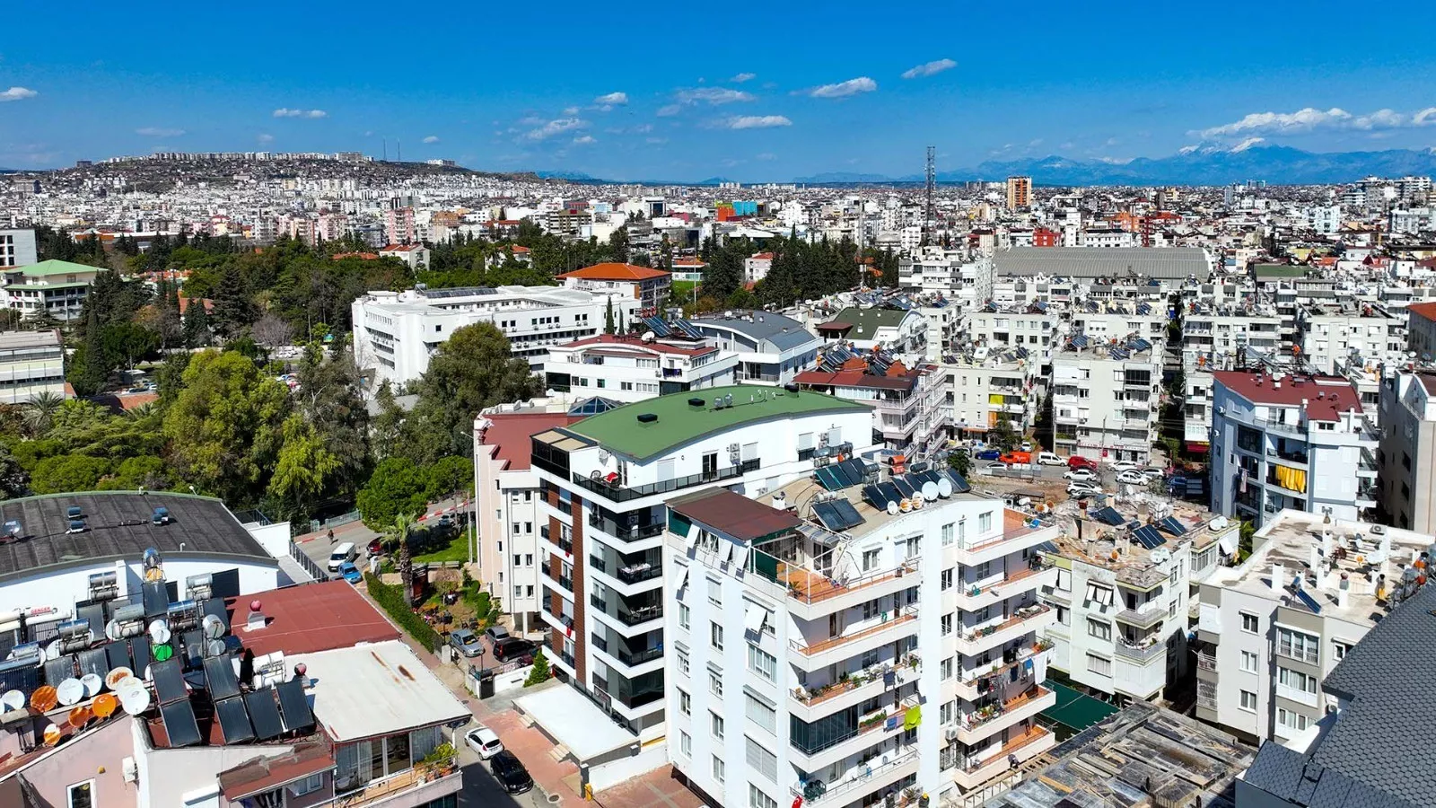 Antalya Muratpaşa Üçgen’de Eşyalı 2+1 Satılık Daire