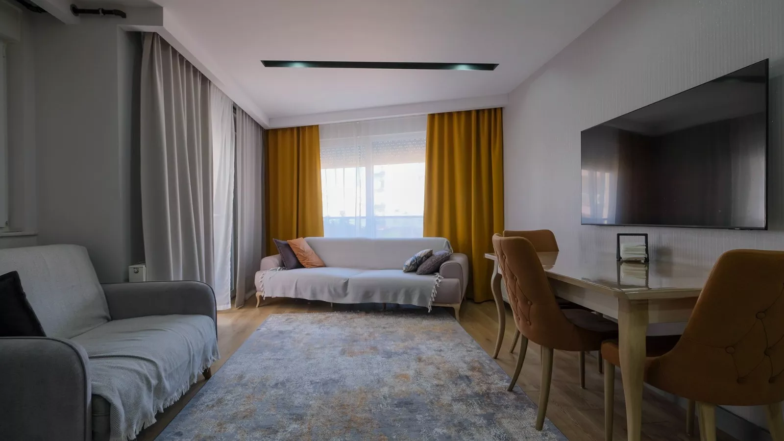 Antalya Muratpaşa Üçgen’de Eşyalı 2+1 Satılık Daire