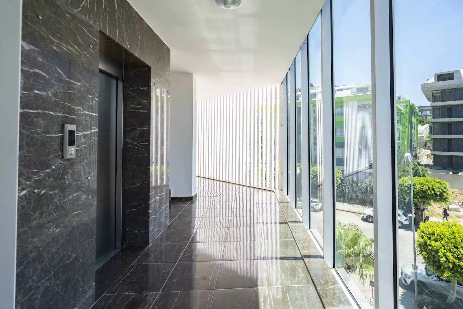 Satılık Sahile 100 m  Mesafede Full Eşyalı 1+1 Daire Kestel