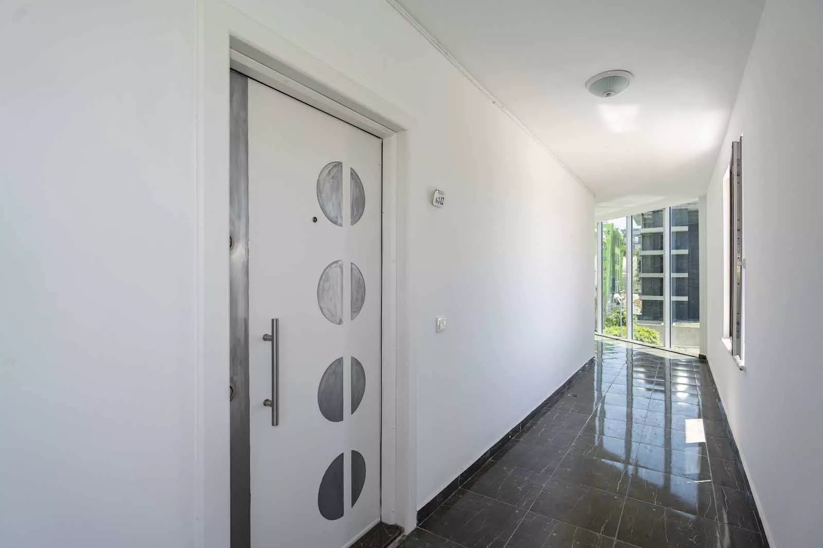 Satılık Sahile 100 m  Mesafede Full Eşyalı 1+1 Daire Kestel