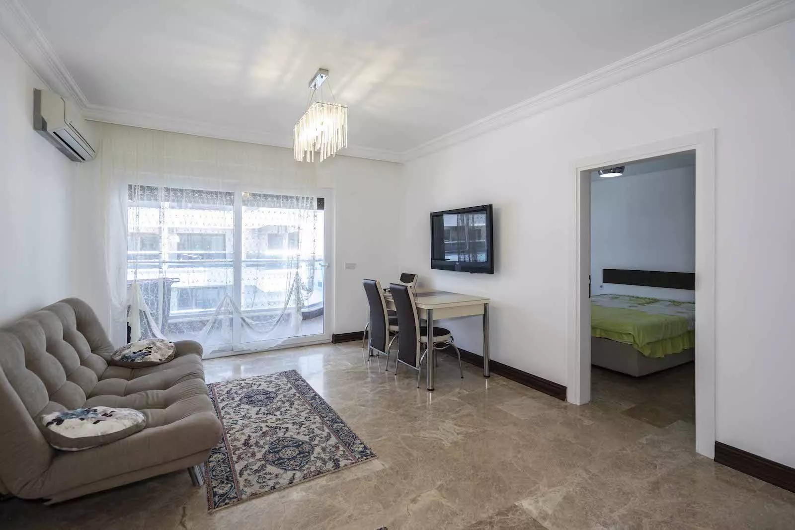 Satılık Sahile 100 m  Mesafede Full Eşyalı 1+1 Daire Kestel