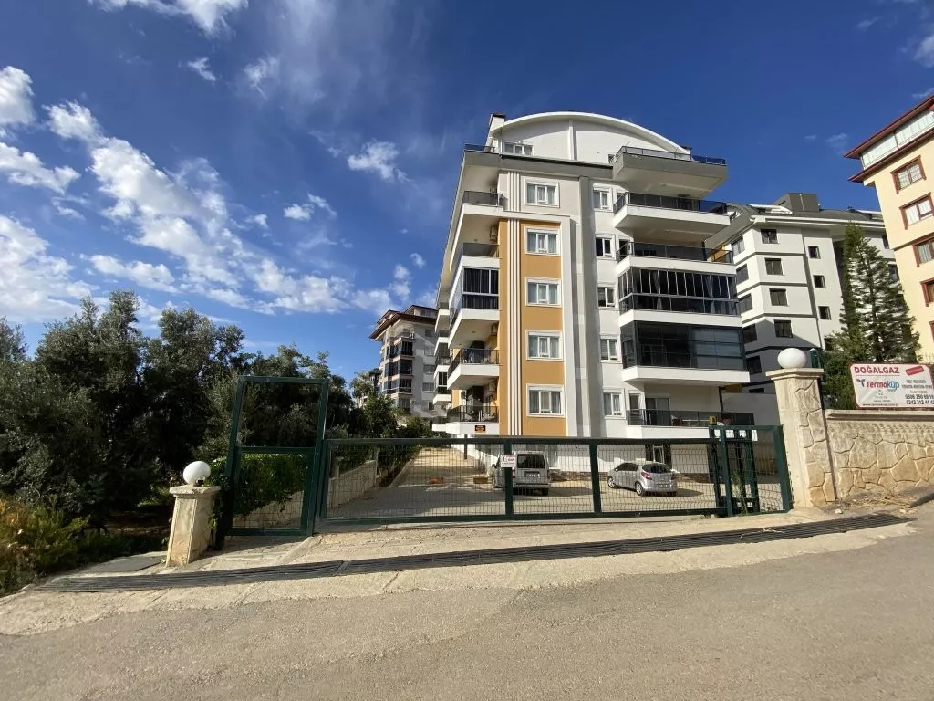 Alanya Çıplaklı Mahallesinde Manzaralı Geniş 2+1 Daire