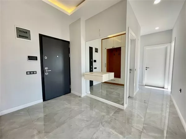 Alanya Oba’da Havuzlu ve Lüks 3+1 Daire – Satılık Fırsatı