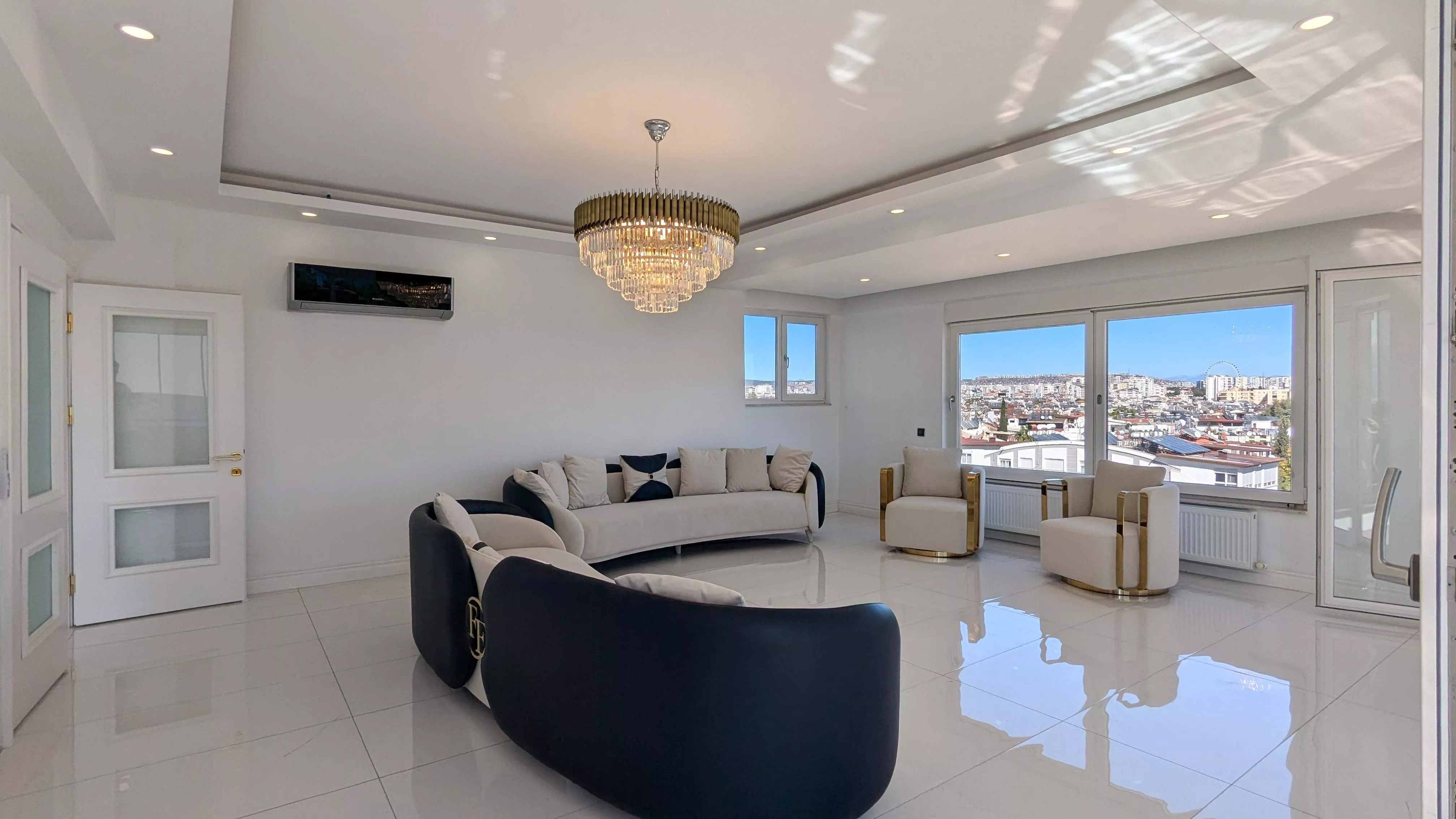 Apartment with Mountain and Sea Views Near Konyaaltı Beach