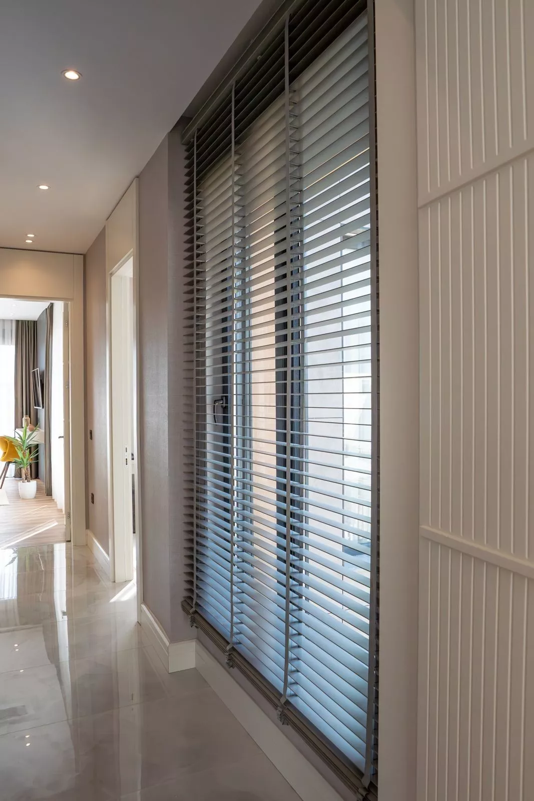 Döşemealtı'nda Geniş ve Modern Tasarımlı Satılık Villa