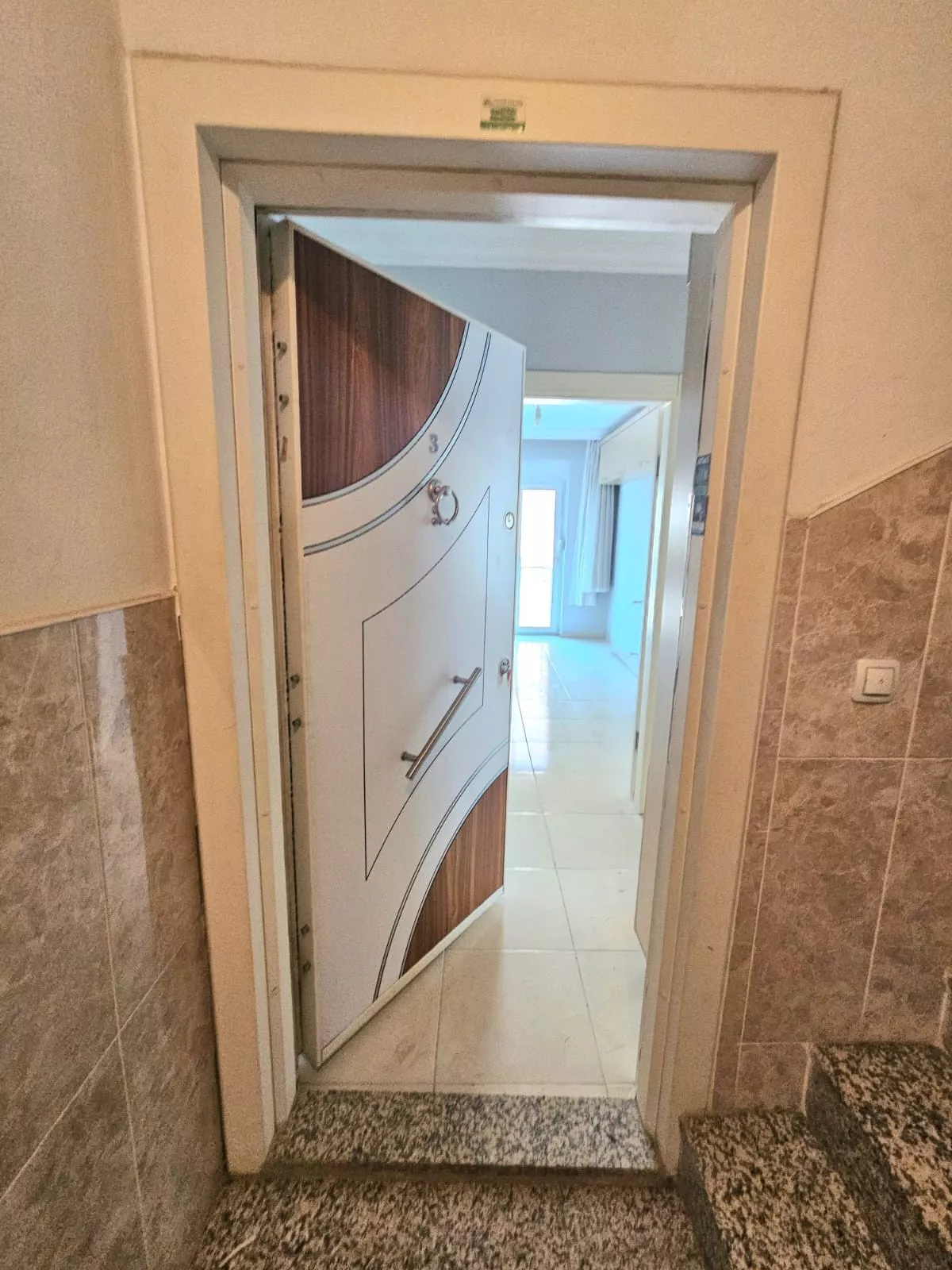 Satılık 3+1 daire Kepez  Karşıyaka uygun fiyat