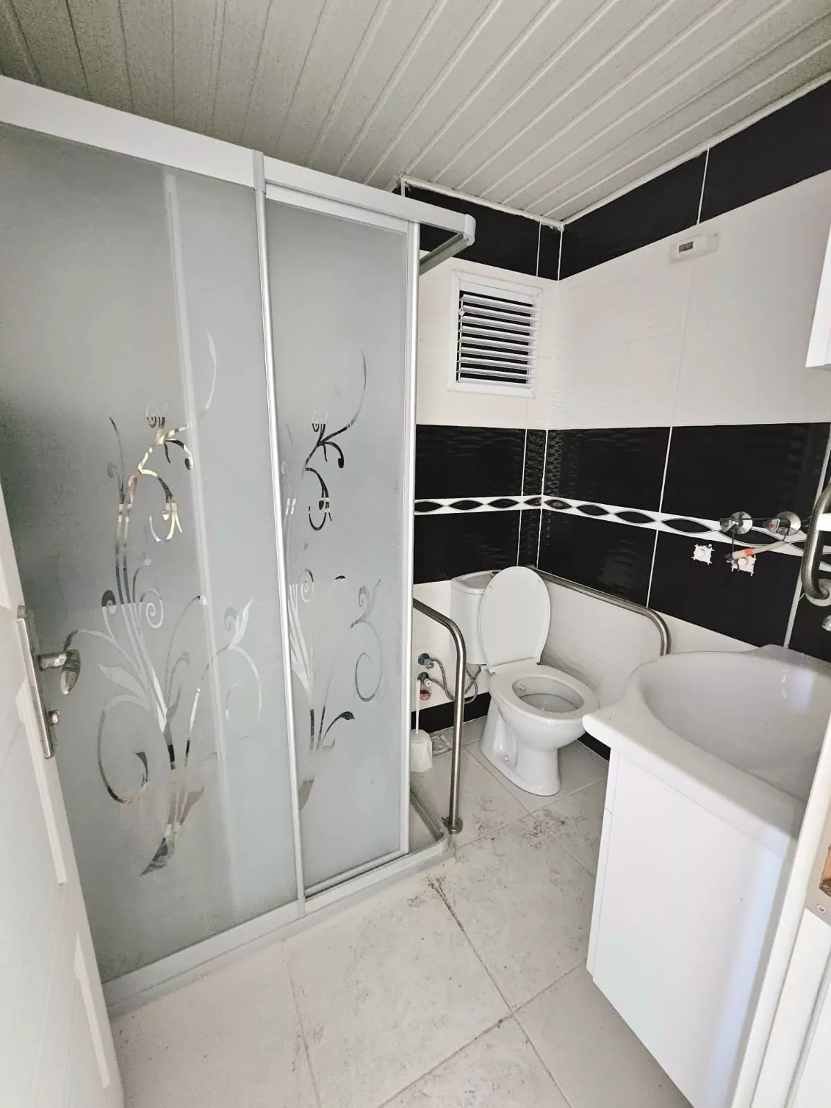 Satılık 3+1 daire Kepez  Karşıyaka uygun fiyat